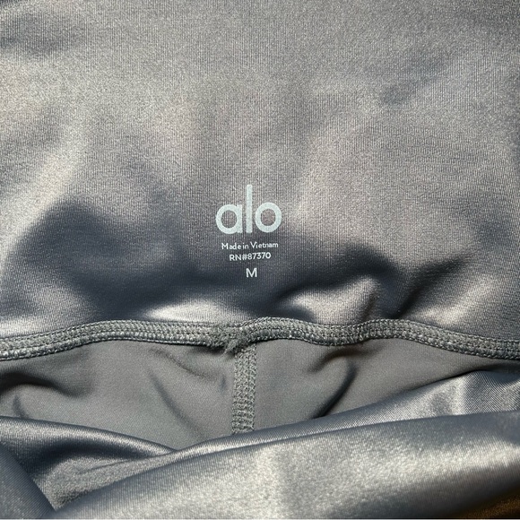 Alo Yoga High Waisted Shine Leggings Grey Size Medium - Picture 10 of 13